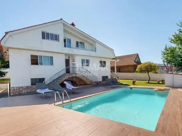 https://static.fotocasa.es/images/ads/3eb83346-4e4d-4ffc-86d4-c4e1bbacc2ab?rule=original
