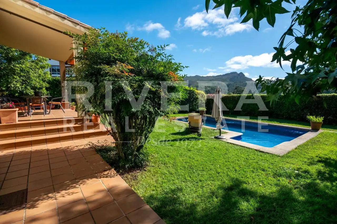 https://static.fotocasa.es/images/ads/9e1ce272-2bd7-4429-9819-7f0ed3e723dc?rule=original
