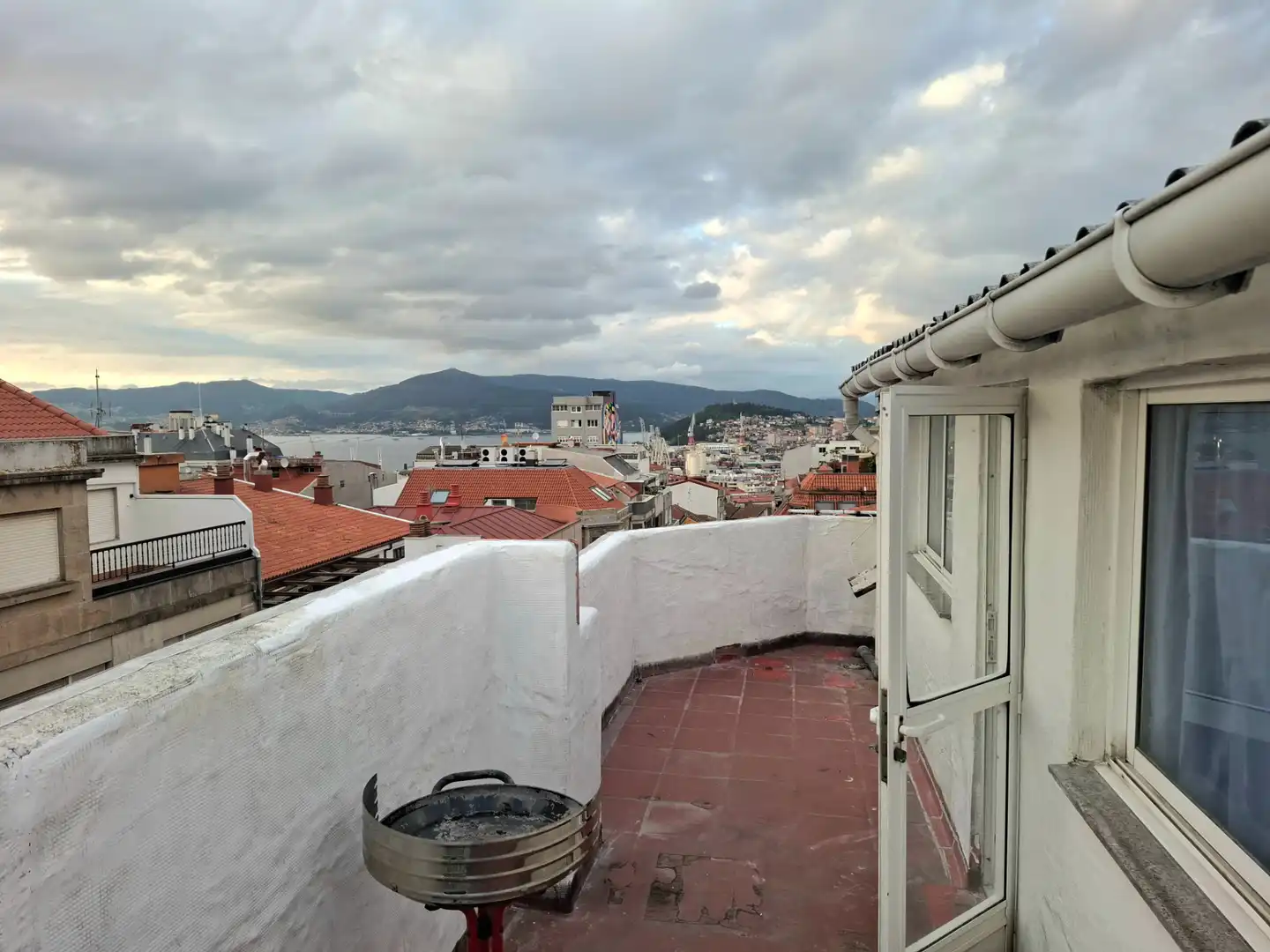 https://static.fotocasa.es/images/ads/459f0cf4-5415-4876-9dae-b5b8f012a5fb?rule=original