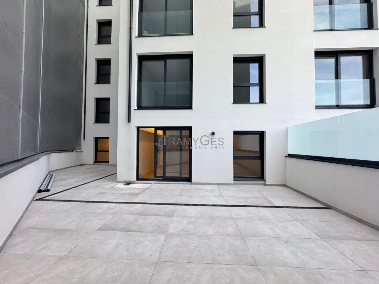 https://static.fotocasa.es/images/ads/e8d01f6e-663e-4a26-affc-209ec54f55e6?rule=original