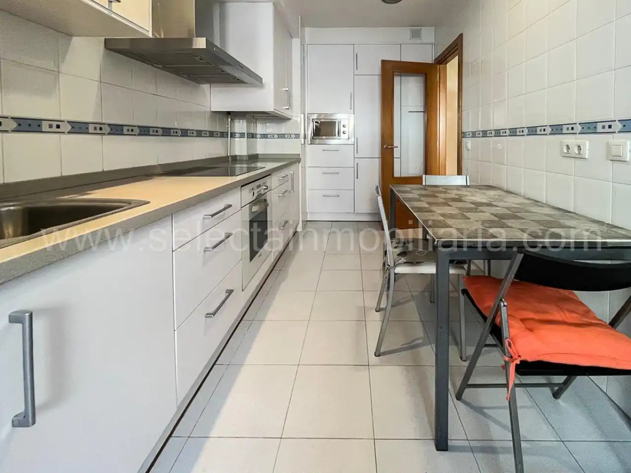 https://static.fotocasa.es/images/ads/e599f82f-1f63-4308-bda2-d5d4a955b319?rule=original