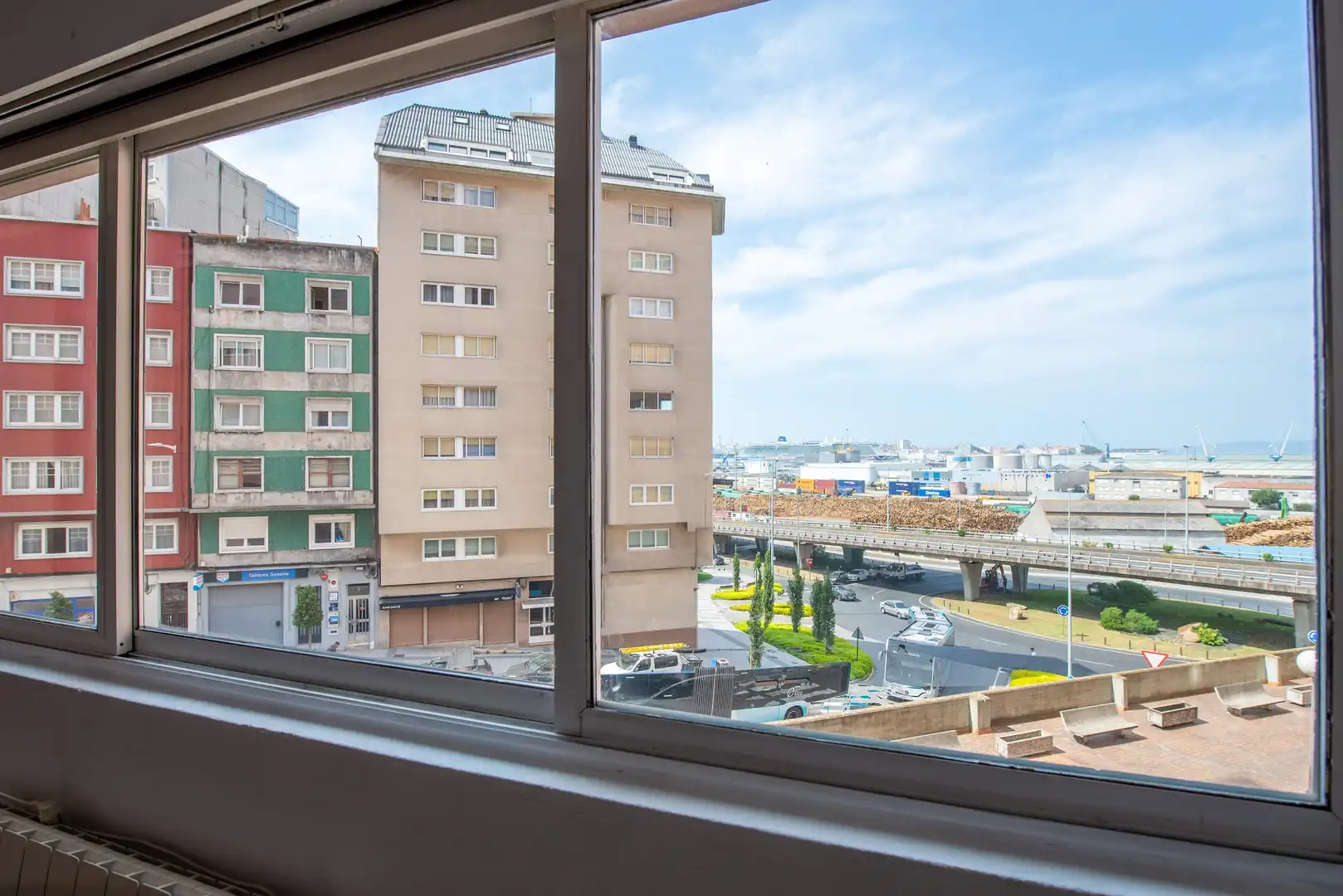 https://static.fotocasa.es/images/ads/d35717e1-b0bf-4555-a52e-a384957c386a?rule=original