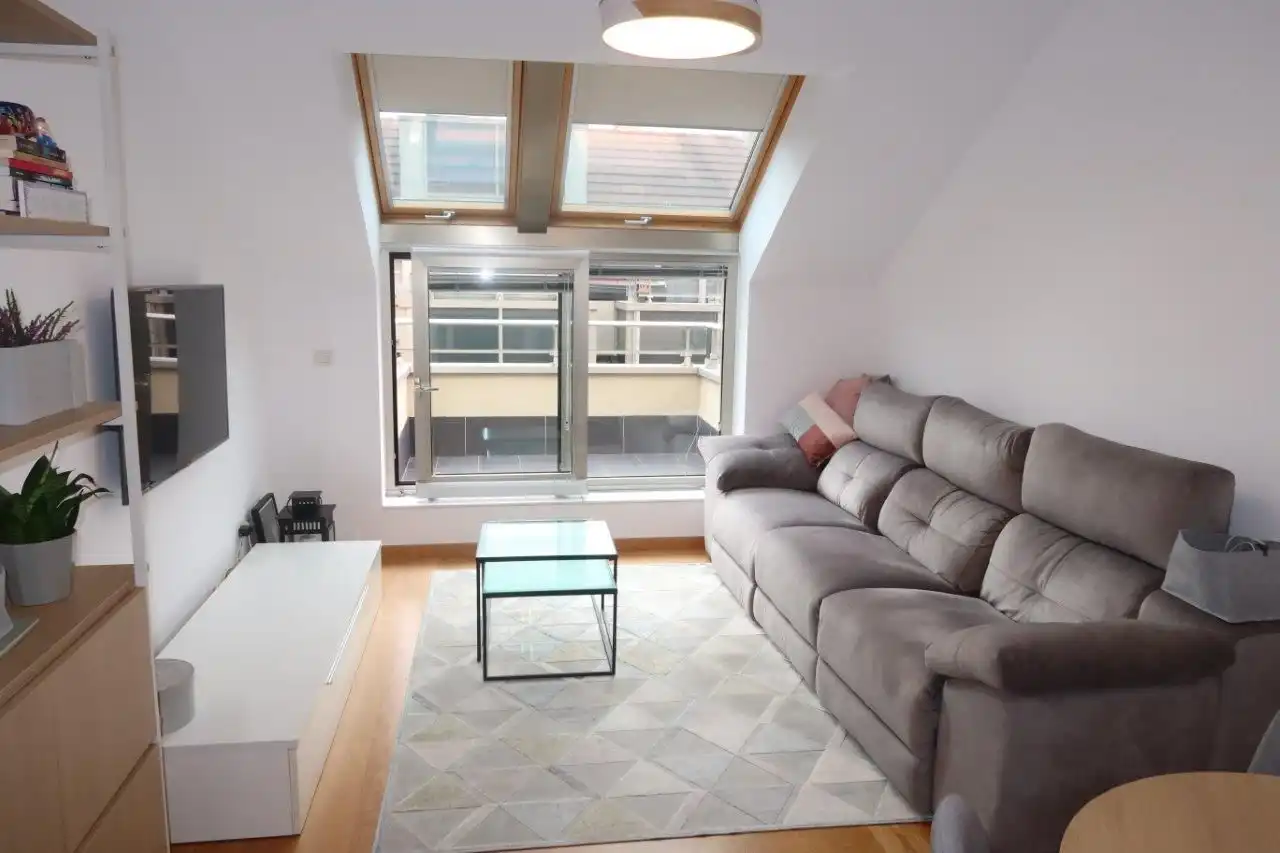 https://static.fotocasa.es/images/ads/0b540817-a0bb-4aba-a475-6bd18e60da5c?rule=original