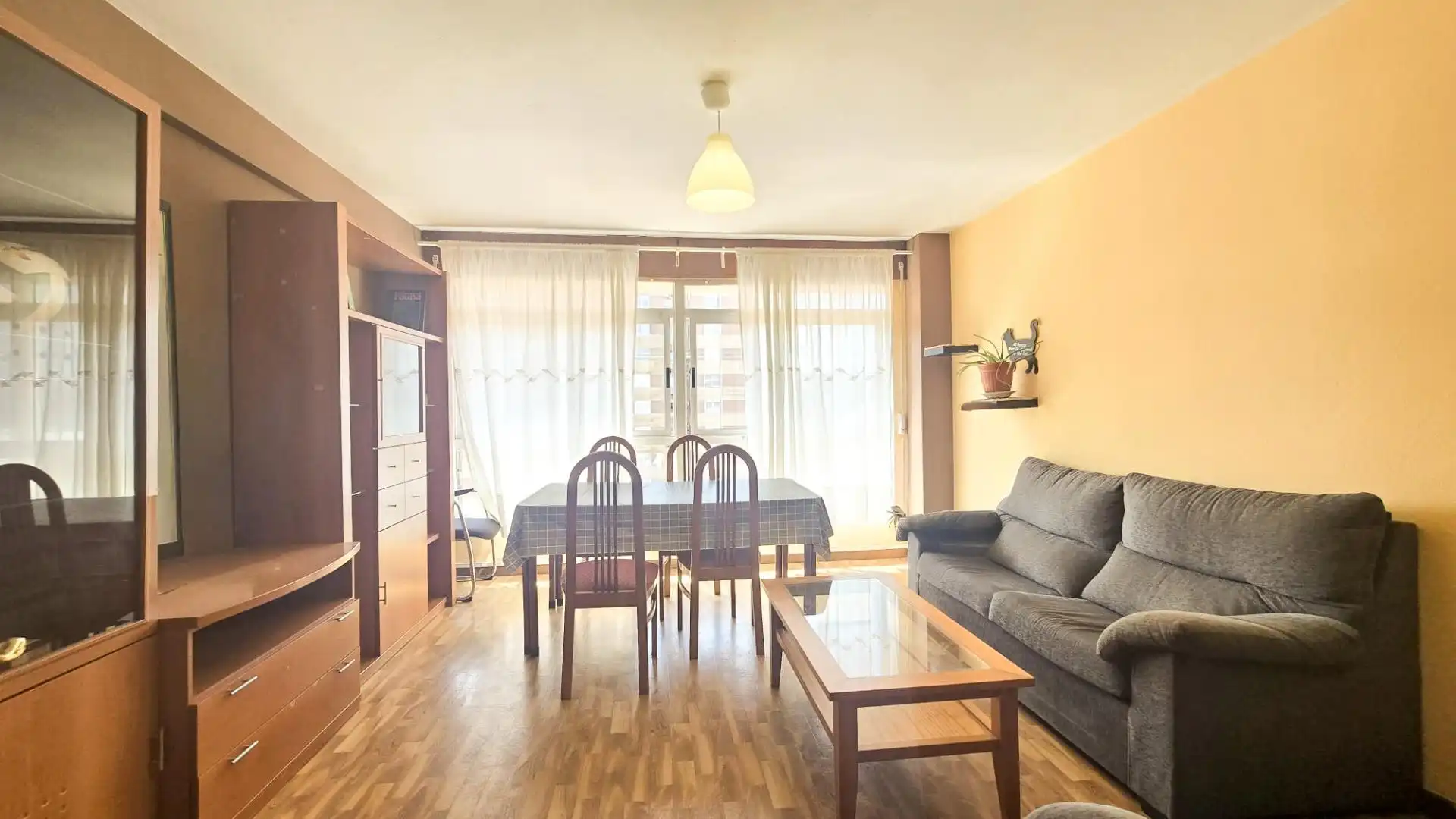 https://static.fotocasa.es/images/ads/994eb90a-90d6-4da4-a6f3-3244380dcac3?rule=original