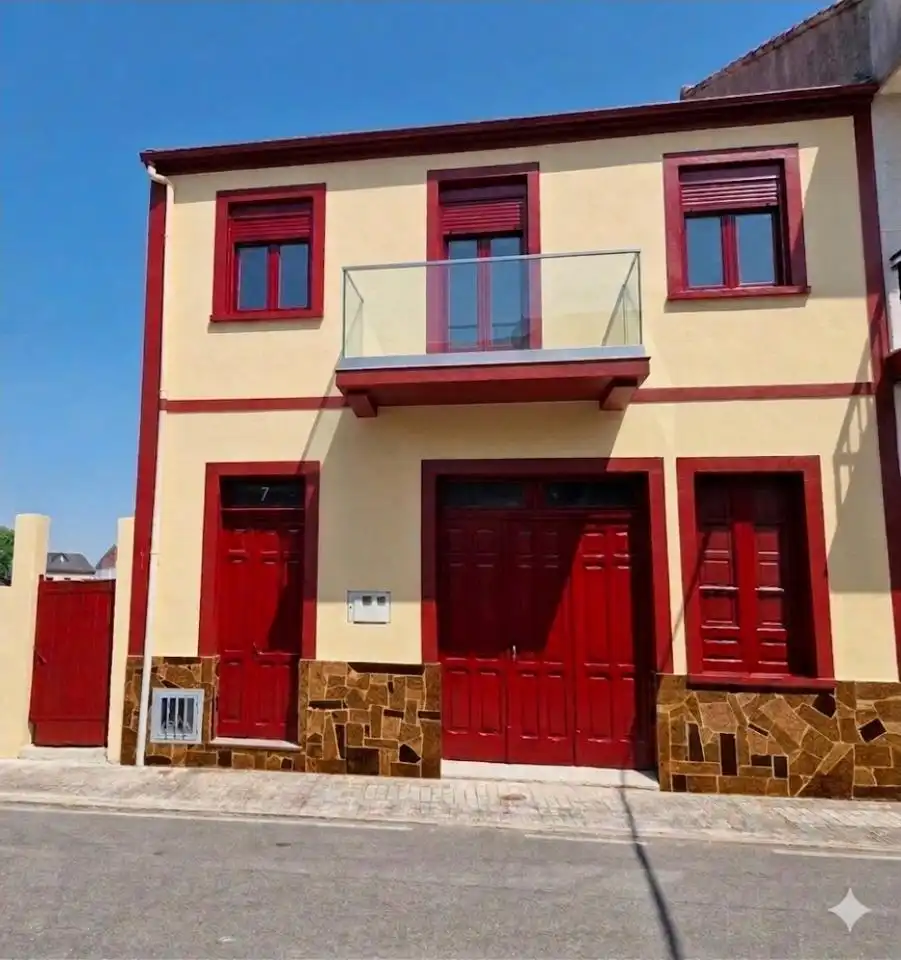 https://static.fotocasa.es/images/ads/d9589288-bad0-49e9-8be7-2b406cacfa59?rule=original