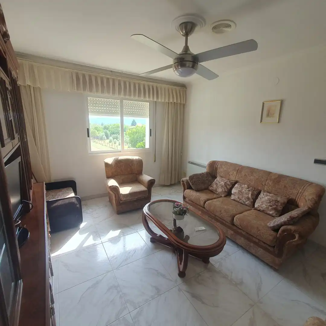 https://static.fotocasa.es/images/ads/33cffa2a-b00b-428d-84f1-abb2cfc82dd6?rule=original
