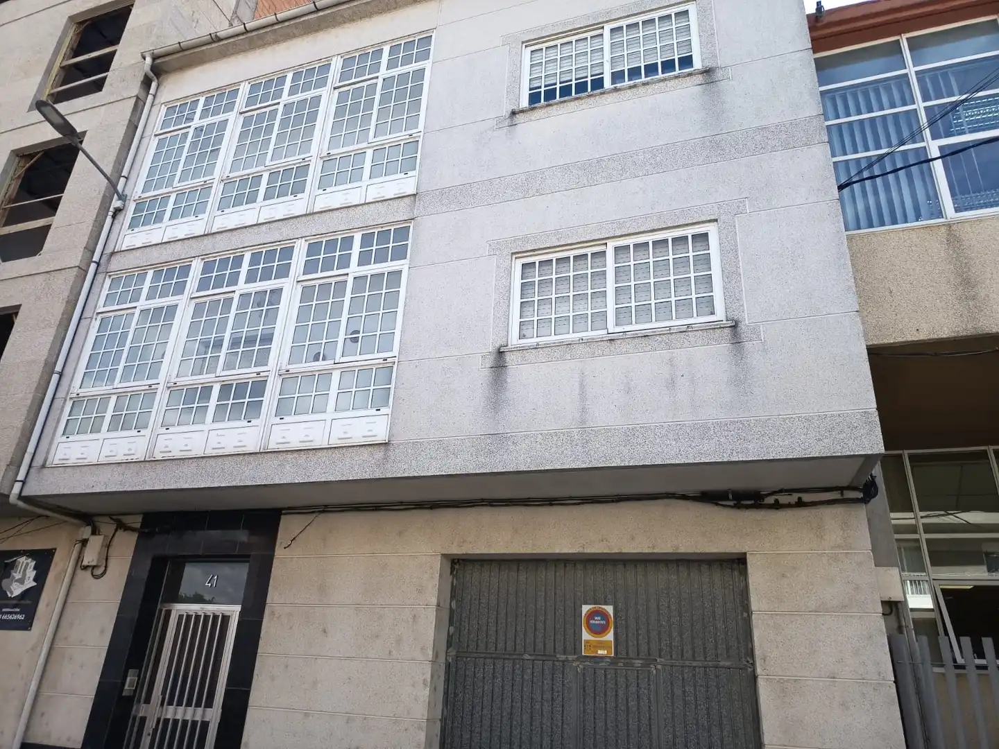 https://static.fotocasa.es/images/ads/e5fb7724-16cf-4d15-b6b1-91c4133f2276?rule=original