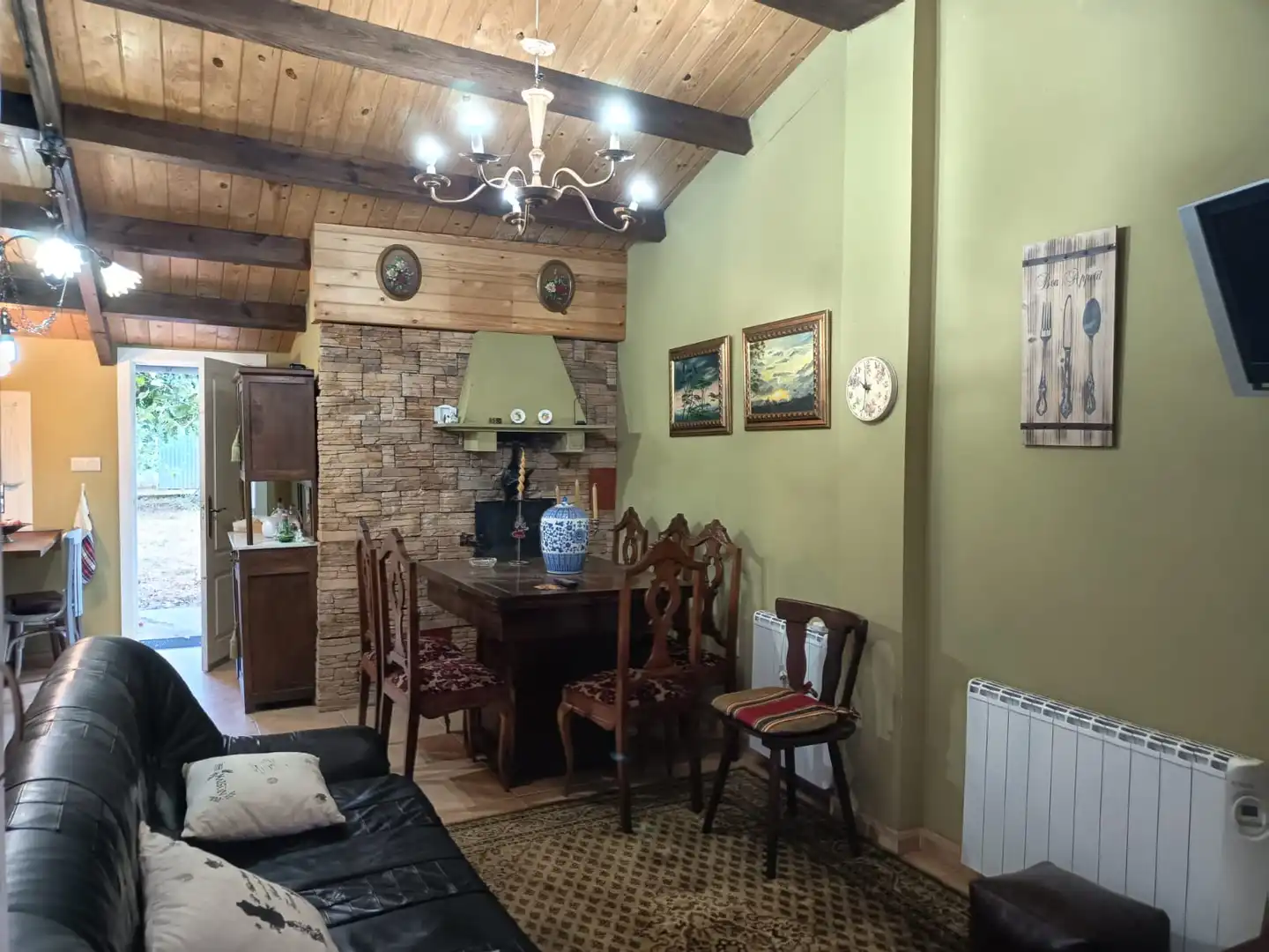 https://static.fotocasa.es/images/ads/c9e1c746-eeda-4f10-a842-8a346fae8581?rule=original