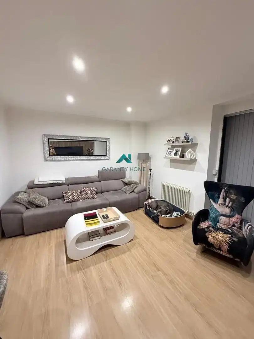https://static.fotocasa.es/images/ads/f022b8b1-4e00-43bc-a6a7-8a152c57f4bb?rule=original