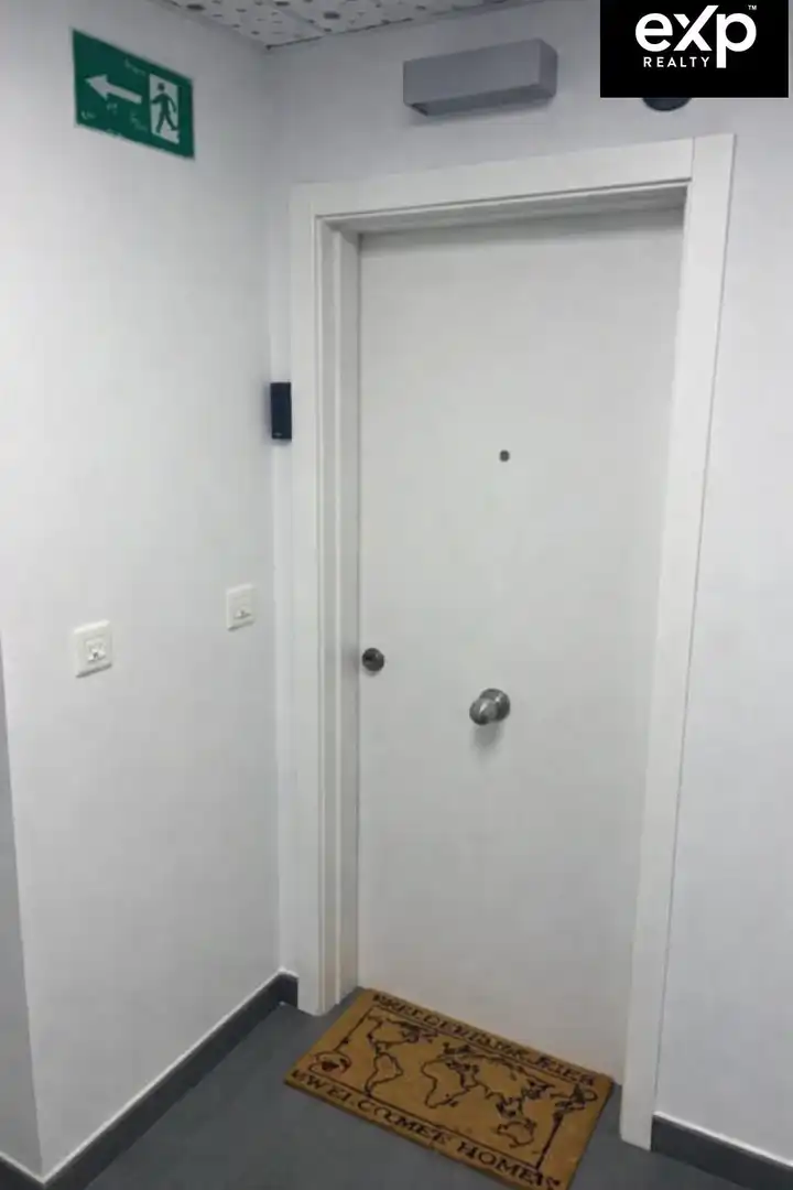 https://static.fotocasa.es/images/ads/7aaa5660-c248-44c9-8c86-30c69d73f271?rule=original