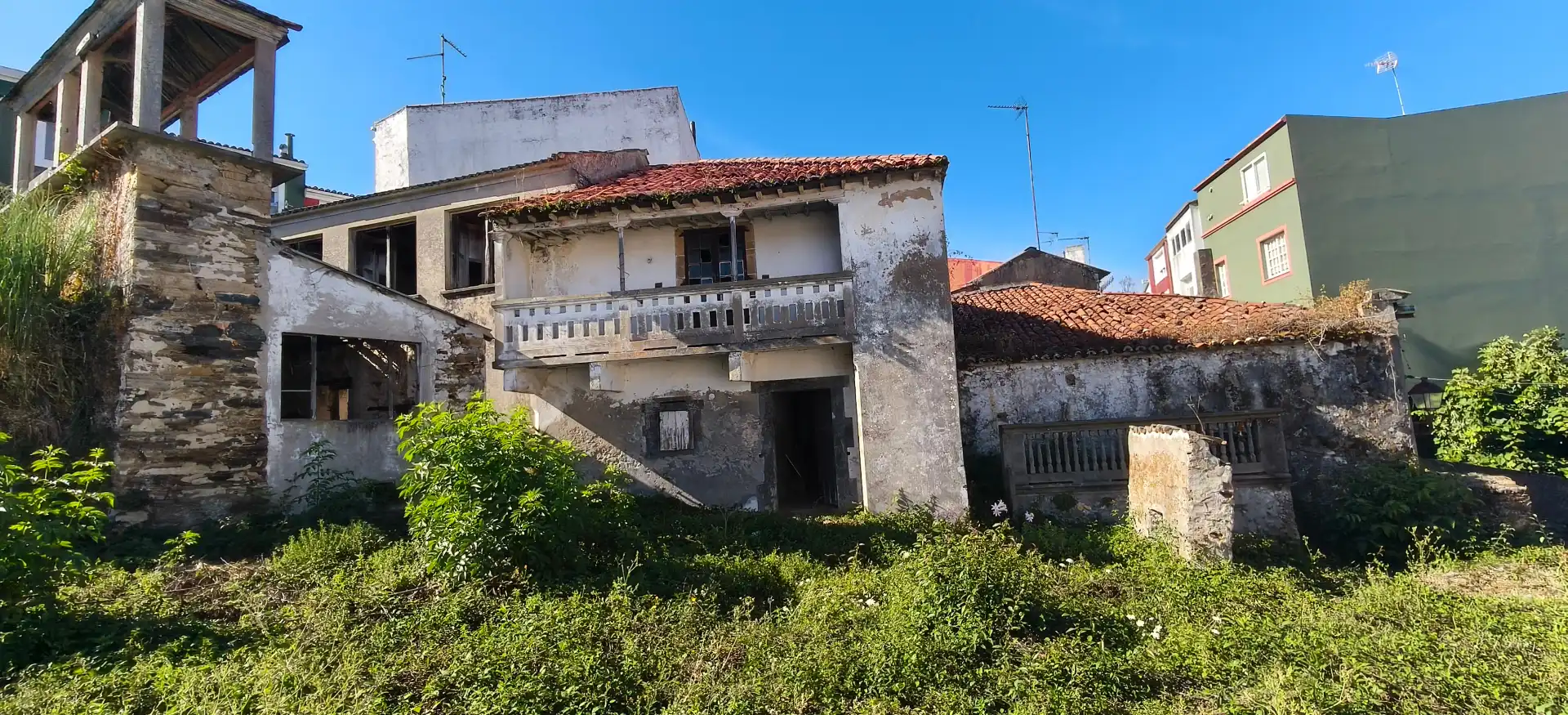 https://static.fotocasa.es/images/ads/893bf1e5-1dd2-463a-954e-7ea19e56f4d8?rule=original