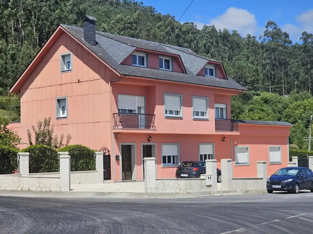 https://static.fotocasa.es/images/ads/dd09e57f-ee6d-4d80-93ba-374954ce03a1?rule=original
