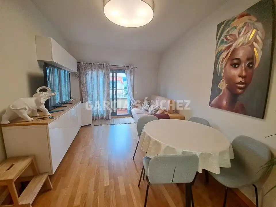 https://static.fotocasa.es/images/ads/7253797d-7d2a-470c-ab63-a66bda0d1372?rule=original