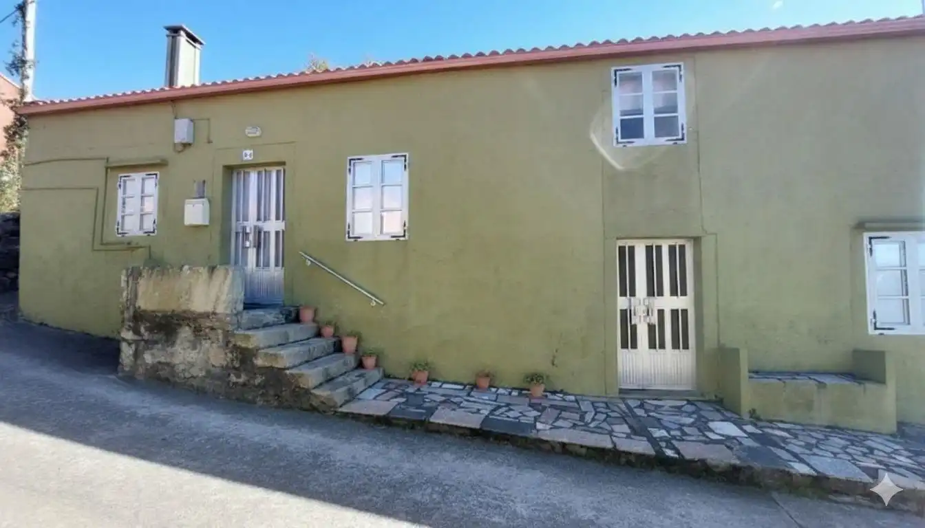 https://static.fotocasa.es/images/ads/25039741-8236-47c3-bc9b-49ace3029382?rule=original
