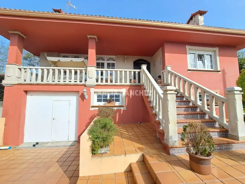 https://static.fotocasa.es/images/ads/4cf4c11f-c672-46f8-b333-b4d5b0c957e8?rule=original