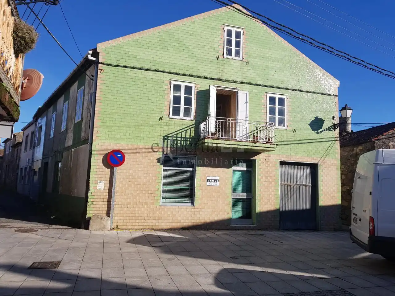 https://static.fotocasa.es/images/ads/39e26fba-76de-4f91-b5d2-fbba0cdc7fd1?rule=original