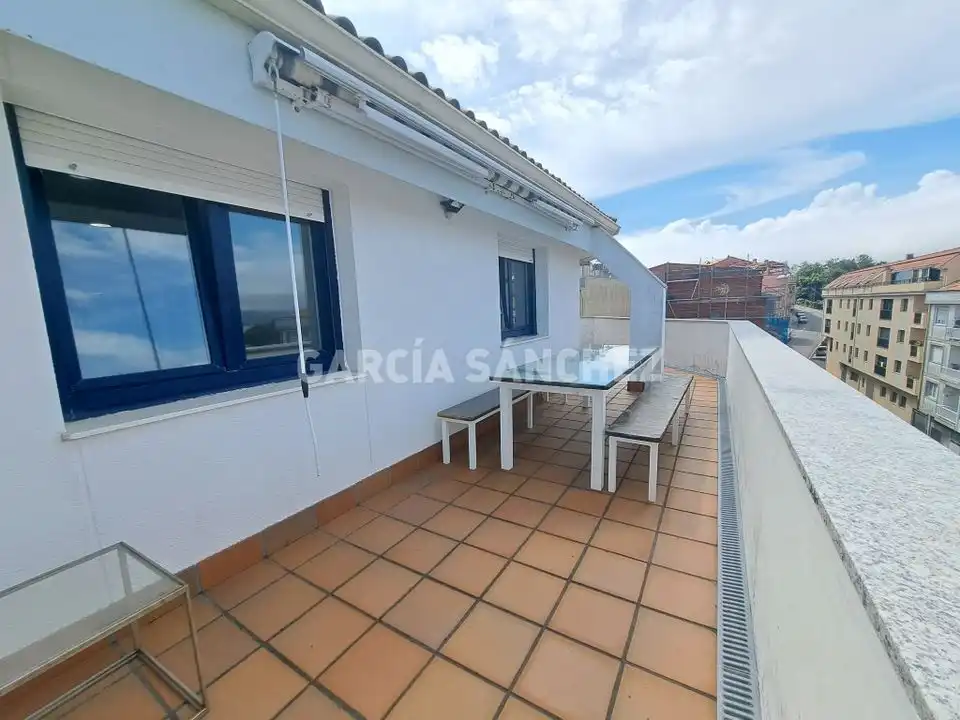 https://static.fotocasa.es/images/ads/70a1bf65-1c97-4e0c-8115-fbbecab59cdc?rule=original