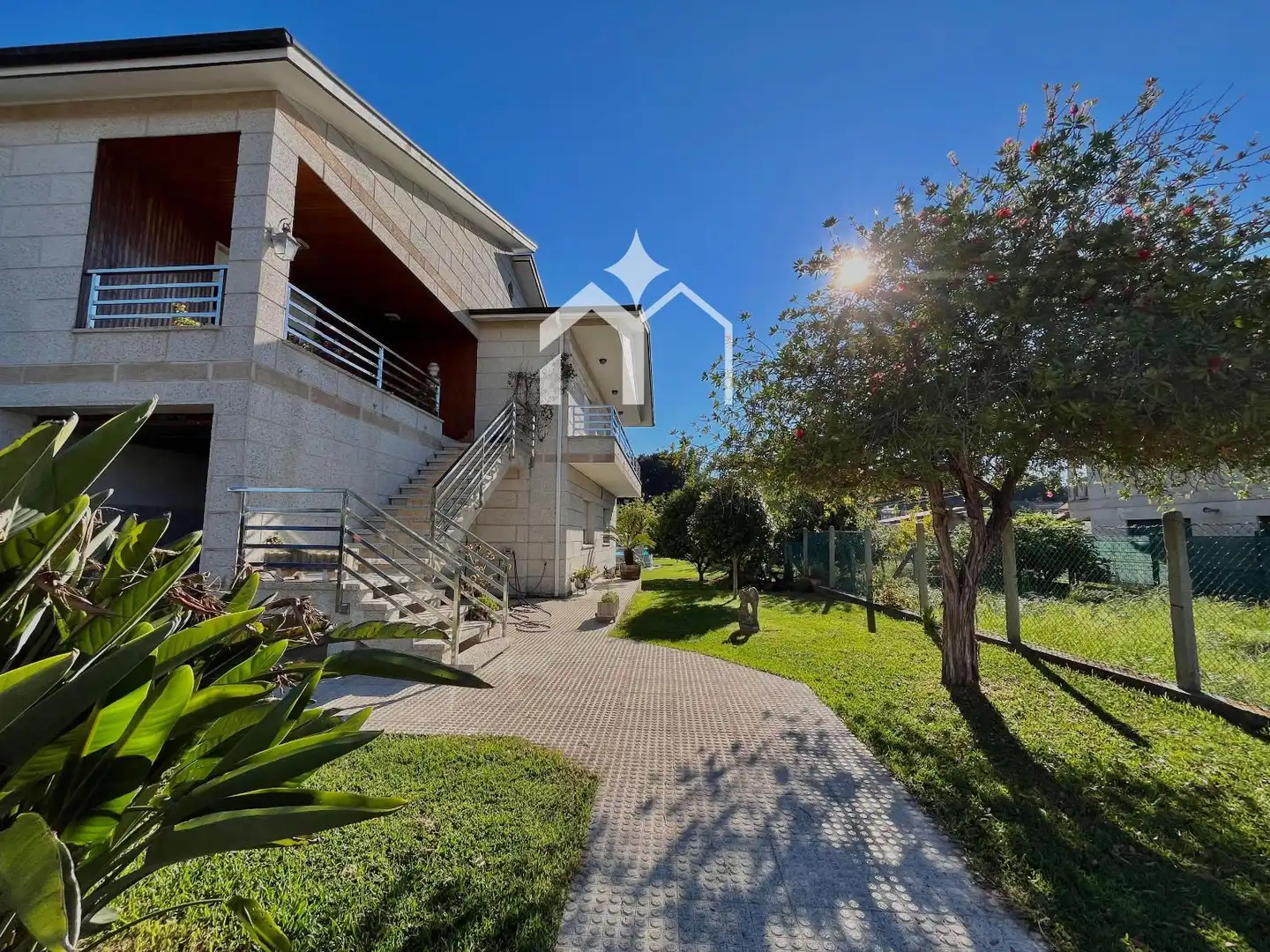 https://static.fotocasa.es/images/ads/eaec0463-14b4-46d2-b461-0a3577490346?rule=original