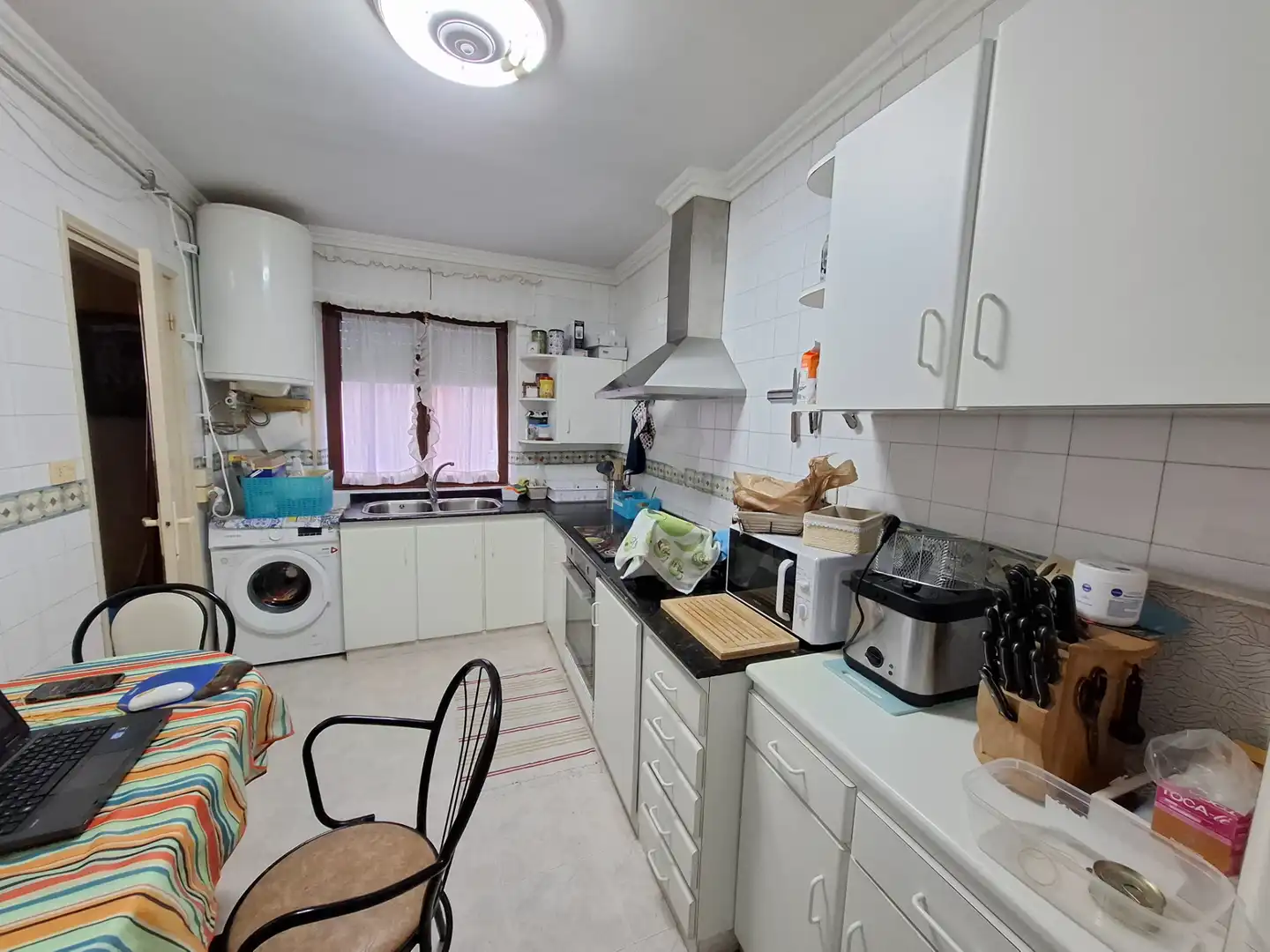 https://static.fotocasa.es/images/ads/8e2dda88-db51-4e1a-b2c2-1be1d037e2c8?rule=original