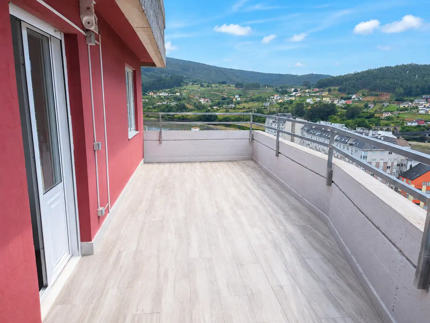https://static.fotocasa.es/images/ads/d595ade9-656c-4b1a-a1aa-b7c1e2af32d1?rule=original