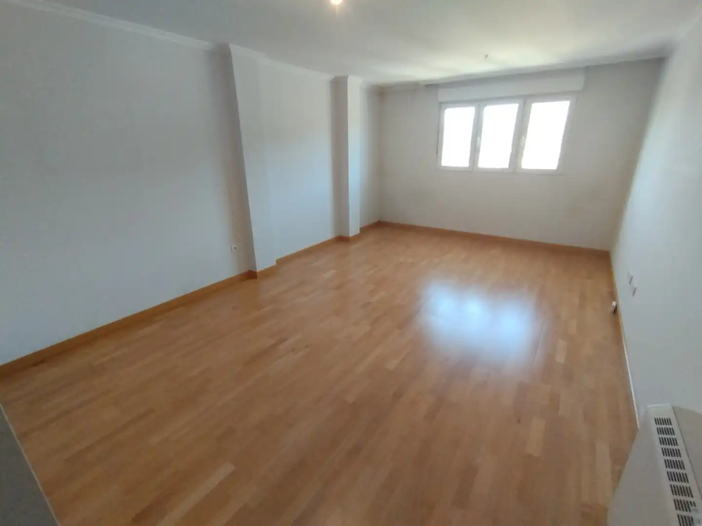 https://static.fotocasa.es/images/ads/5e7042b7-328f-43a7-a387-ba955fa15a49?rule=original