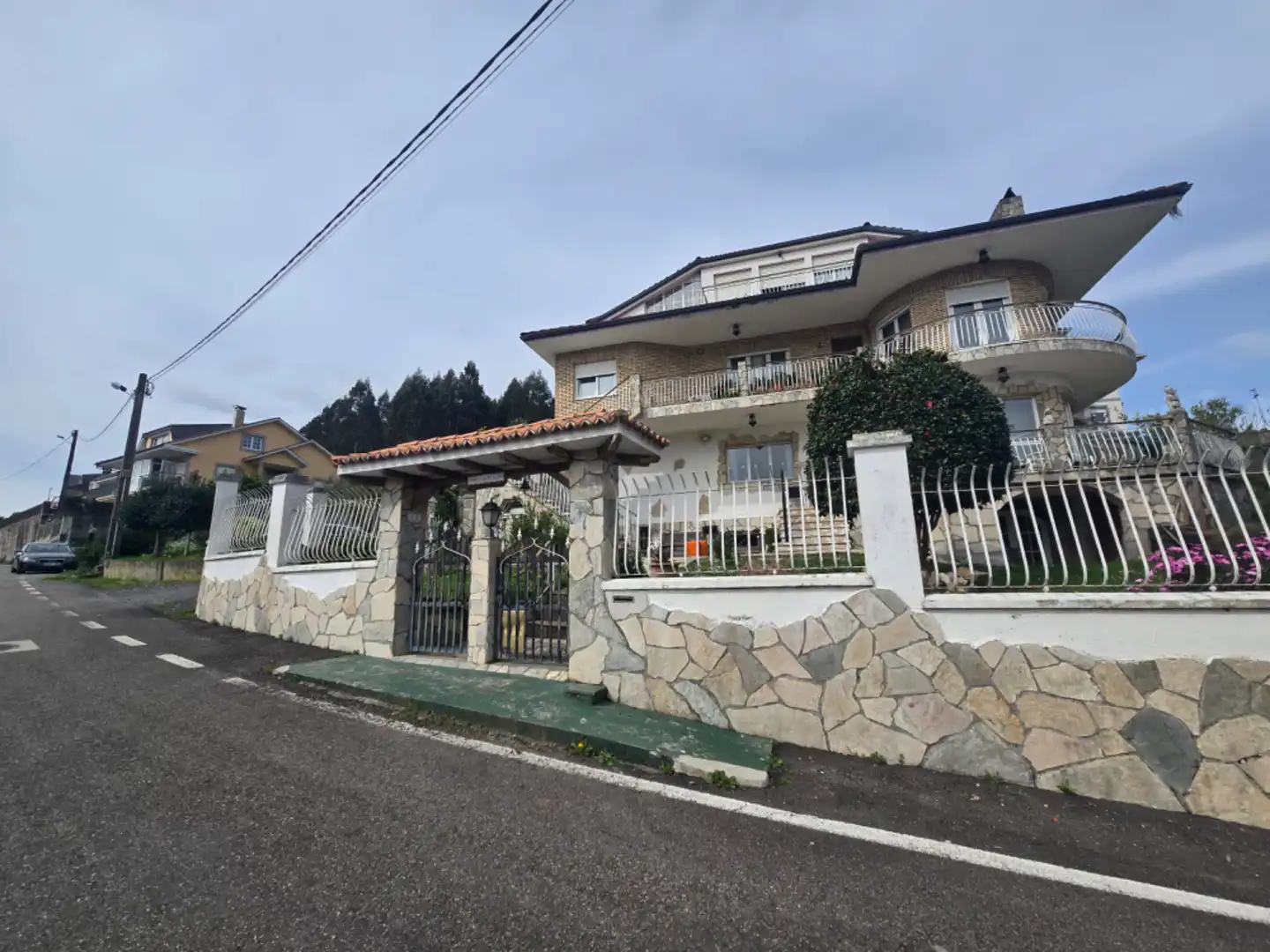 https://static.fotocasa.es/images/ads/d3d939fe-1827-43a1-a403-db0a4661ee9b?rule=original